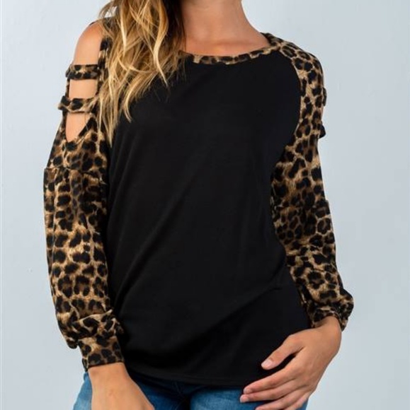 CUT OUT LEOPARD SLEEVE SOFT TOP in black - Picture 5 of 8